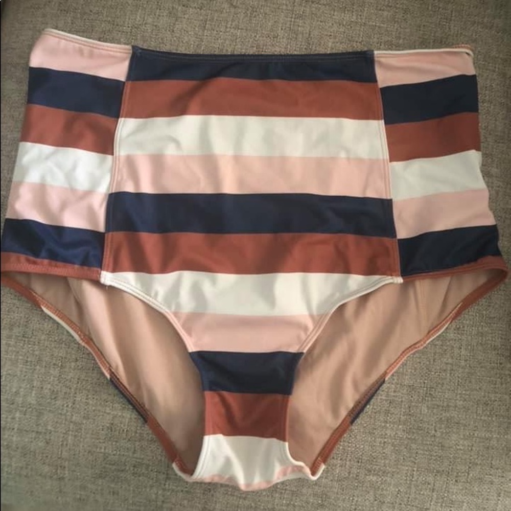 Kortni Jeane • 4 Stripe
